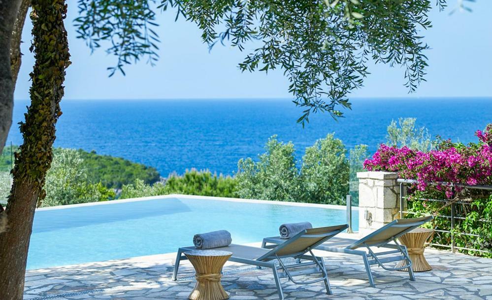 Villa Ioli- Beachfront Luxury Residence Igoumenitsa Exteriör bild